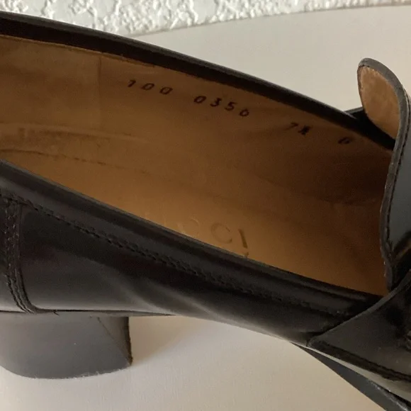 Vintage Gucci Heel Loafers Gold Horsebit Detail - Picture 9 of 9